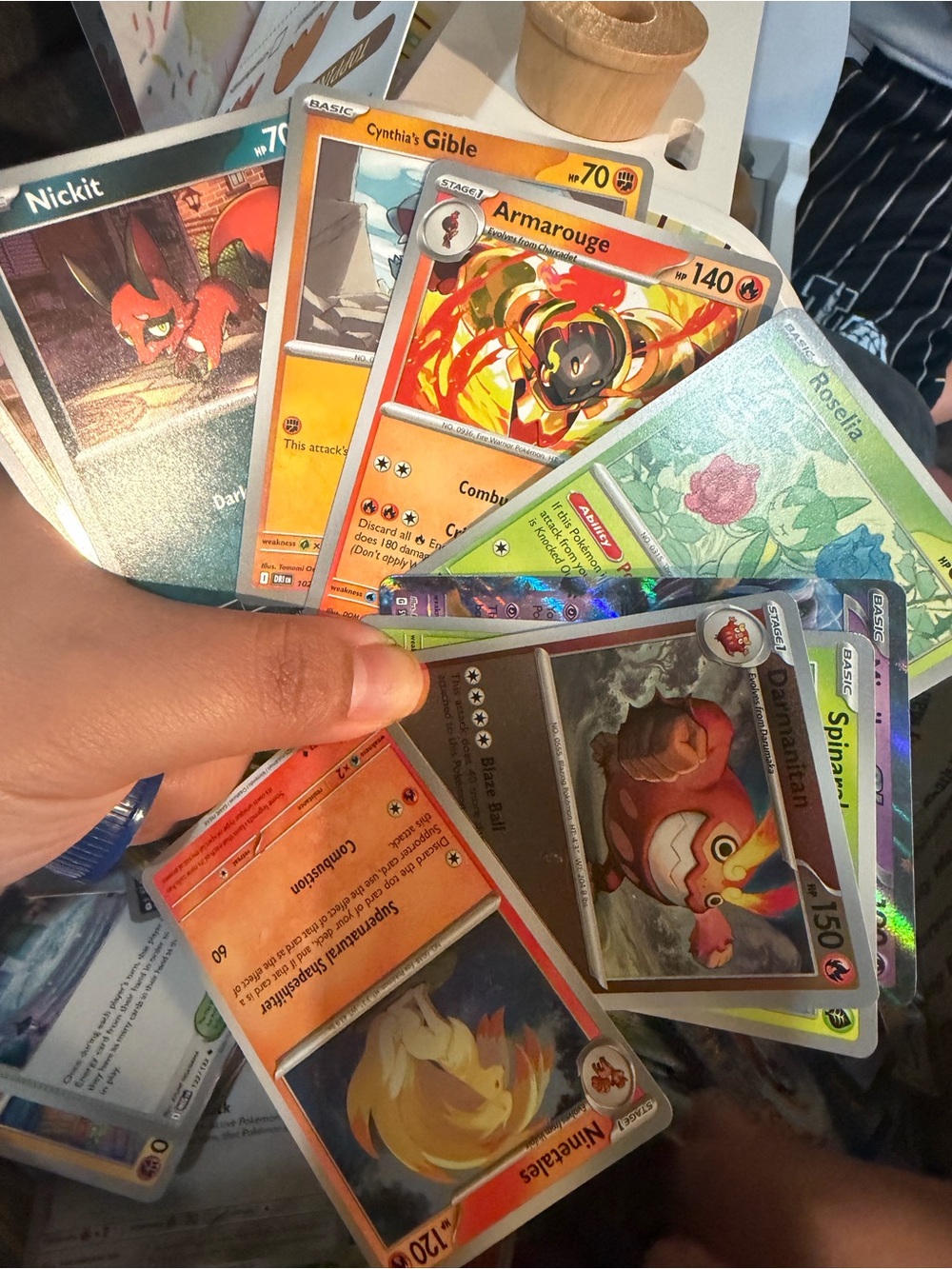 Over 200 Pokémon cards ! Great condition - Picture 2 of 2